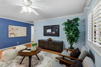 2405 Temple Dr in Davis, CA - Building Photo - Building Photo