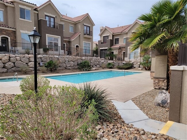 property at 316 Fountain Crossing Ln