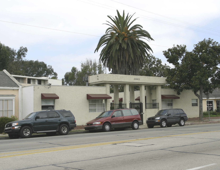 3945 Long Beach Blvd in Long Beach, CA - Foto de edificio