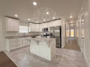 1807 E Brookview Dr in Siloam Springs, AR - Building Photo - Building Photo