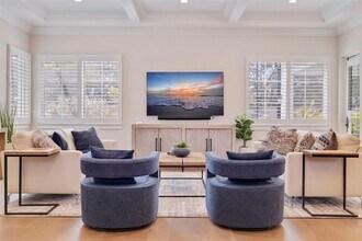 294 Bayview Dr NE in St. Petersburg, FL - Building Photo - Building Photo