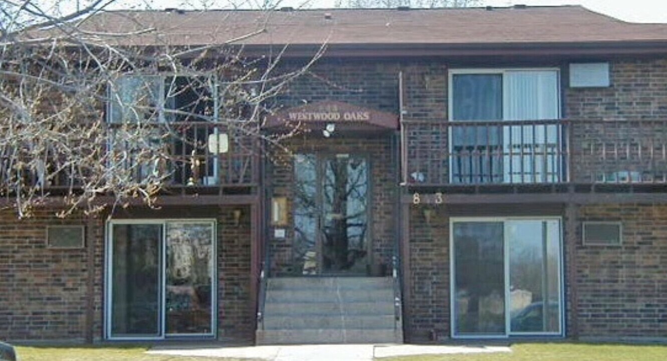 843 Driftwood Dr in St. Cloud, MN - Building Photo
