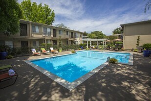 Abby Creek Apartments in Carmichael, CA - Building Photo