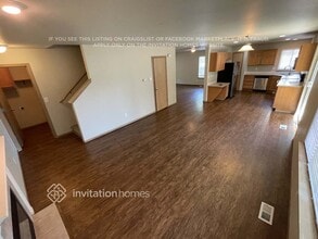 8514 186th St Ct E in Puyallup, WA - Foto de edificio - Building Photo