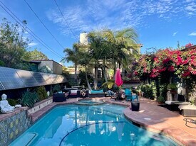 1134 Stanford St, Unit Casita de Hannah in Santa Monica, CA - Building Photo