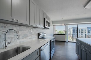 Rahway Plaza Apartments in Rahway, NJ - Building Photo