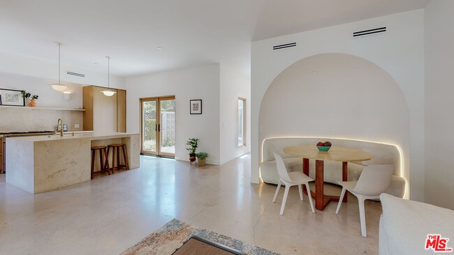 4865 Wicopee Ave in Los Angeles, CA - Building Photo - Building Photo