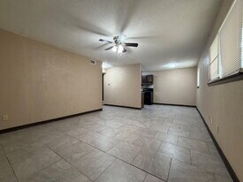 226 Cherry St in Levelland, TX - Building Photo