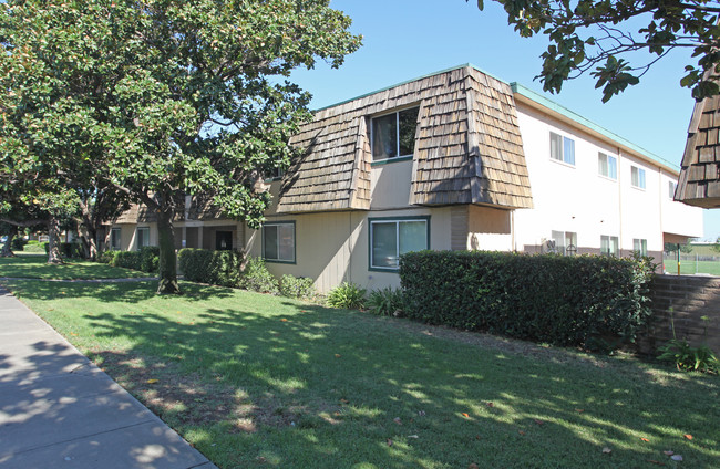 Kettleman Court Apartments in Lodi, CA - Building Photo - Building Photo