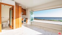 11832 S Beach Club Way in Malibu, CA - Foto de edificio - Building Photo