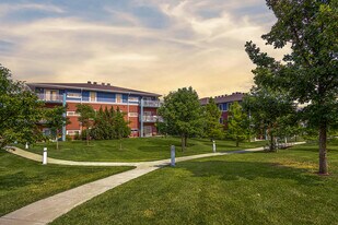 Chateau At Holmes Lake in Lincoln, NE - Building Photo
