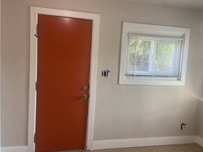 319 E San Joaquin Ave in Tulare, CA - Building Photo - Building Photo