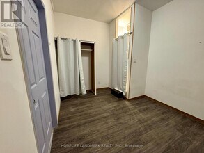 450 Spadina Ave. in Toronto, ON - Building Photo - Building Photo