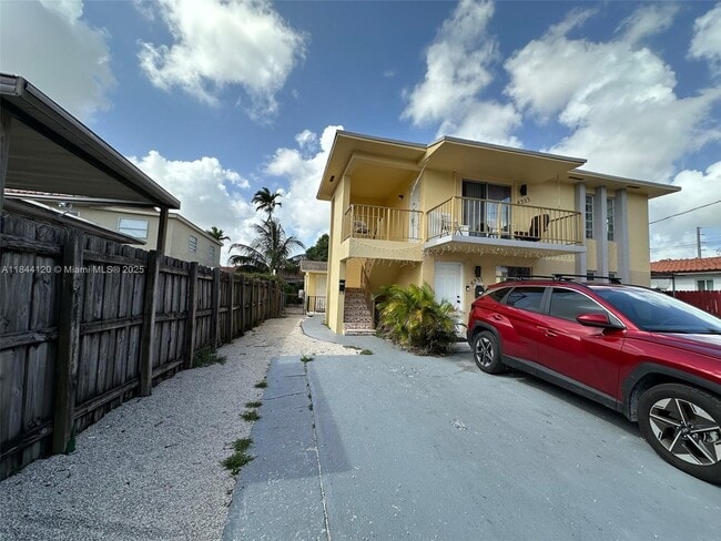4351 NW 5th St in Miami, FL - Building Photo - Building Photo