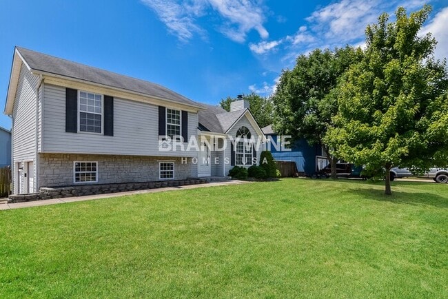 1501 Allendale Dr in Greenwood, MO - Building Photo - Building Photo