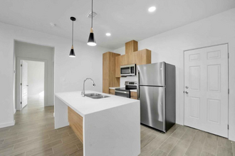 1402 W Platinum Dr, Unit Unit 1 in Pharr, TX - Building Photo - Building Photo