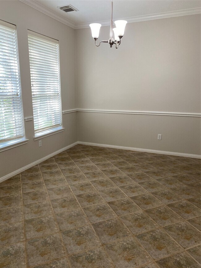 2111 Emerald Cove Dr