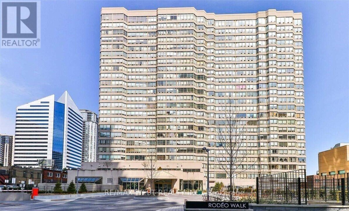 30 Greenfield Ave in Toronto, ON - Building Photo