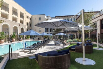 200 Infinity Wy in Mountain View, CA - Building Photo - Building Photo