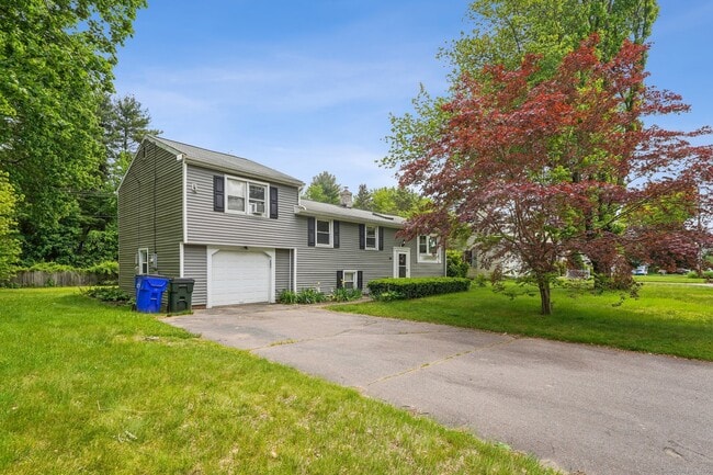 44 Simsbury Manor Dr in Simsbury, CT - Building Photo - Building Photo