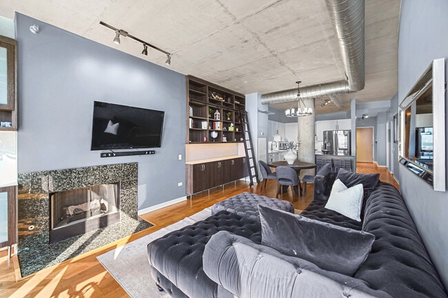 720 N Larrabee St in Chicago, IL - Foto de edificio - Building Photo