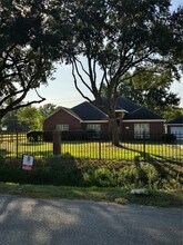 11207 Iberia Dr in Houston, TX - Building Photo - Building Photo