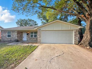 2120 Vickie Dr in Irving, TX - Building Photo - Building Photo