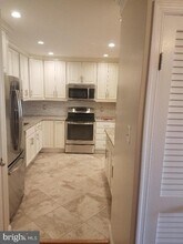 1152 Wimbledon Dr in McLean, VA - Building Photo - Building Photo