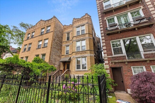 property at 4307 N Paulina St