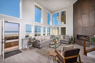 3979 Ocean Front Walk in San Diego, CA - Building Photo