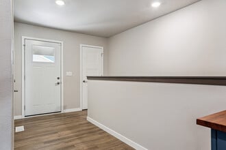 785 River Bnd Ln in North Liberty, IA - Building Photo - Building Photo