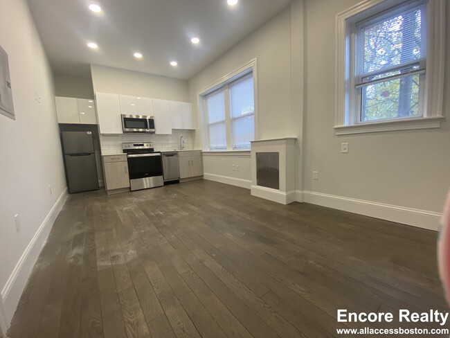 124 Peterborough St in Boston, MA - Foto de edificio - Building Photo