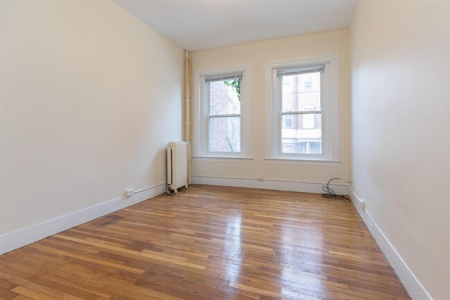 881 Massachusetts Ave, Unit 7