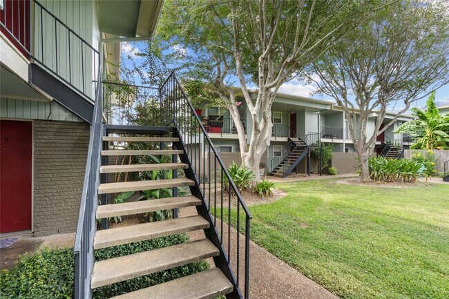 102 The Strand in Galveston, TX - Building Photo - Building Photo