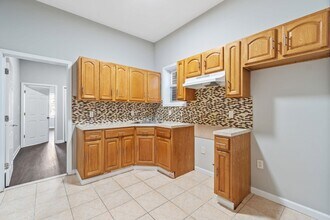 162 Clerk St in Jersey City, NJ - Building Photo - Building Photo