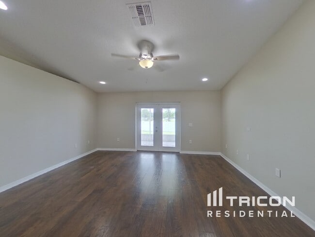 531 Brown Bear Way in St. Cloud, FL - Building Photo - Building Photo