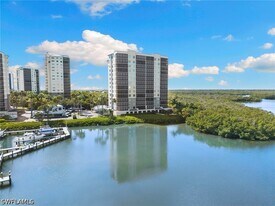 420 Cove Tower Dr in Naples, FL - Building Photo