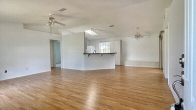 462 Tulip Dr in Sebastian, FL - Building Photo - Building Photo