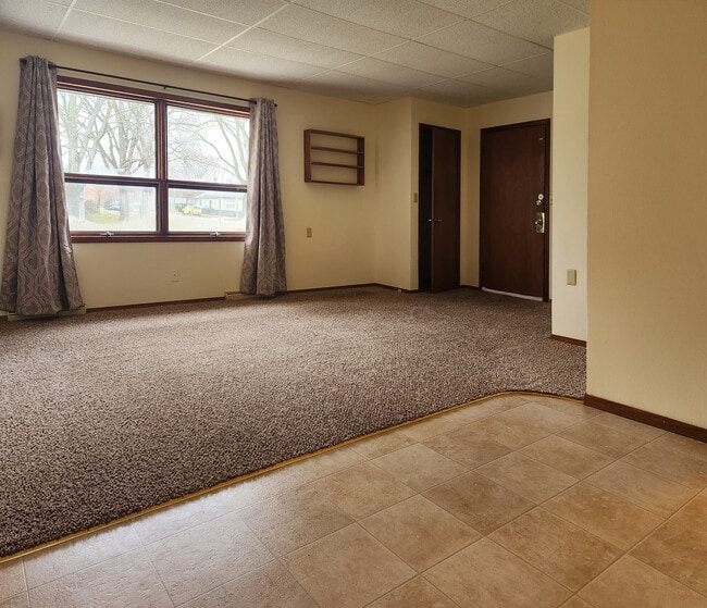 605 Clark St, Unit 607 Clark Street in Reedsburg, WI - Building Photo - Building Photo