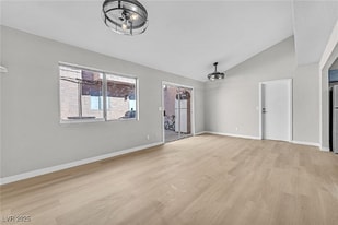 5205 Golden Ln, Unit C in Las Vegas, NV - Building Photo