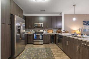 The Mark at Huebner Oaks in San Antonio, TX - Building Photo