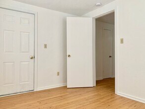 14 Groton St in Ayer, MA - Foto de edificio - Building Photo