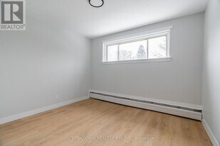 1284 Gramercy Park Pl in London, ON - Building Photo