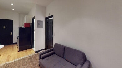 155 E 2nd St in New York, NY - Building Photo - Building Photo