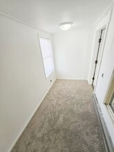 614 Douglas Ave in Des Moines, IA - Building Photo - Building Photo