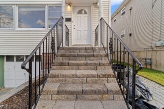 19 Cooper Dr in Boonton, NJ - Foto de edificio - Building Photo