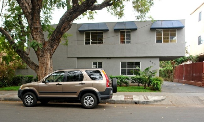 425 N Garfield Ave in Pasadena, CA - Foto de edificio - Building Photo