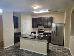 5516 Shorthorn Dr in Laredo, TX - Building Photo - Building Photo