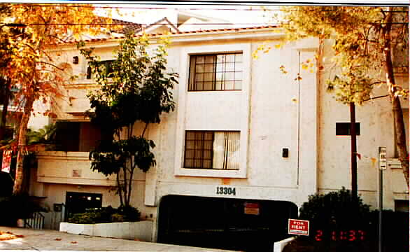 Villa Verde in Sherman Oaks, CA - Foto de edificio - Building Photo