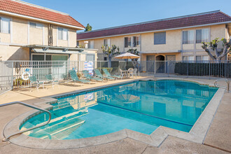 Lido Apartments - 241 Avocado St in Costa Mesa, CA - Building Photo - Building Photo